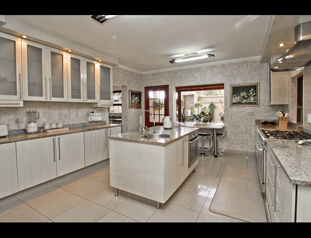 4 BEDROOM HOUSE FOR SALE IN KHYBER ROCK